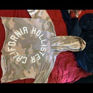 Camo cropped Hollister hoodie